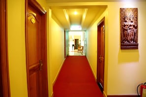 Massatges de teixits profunds i massatges tailandesos