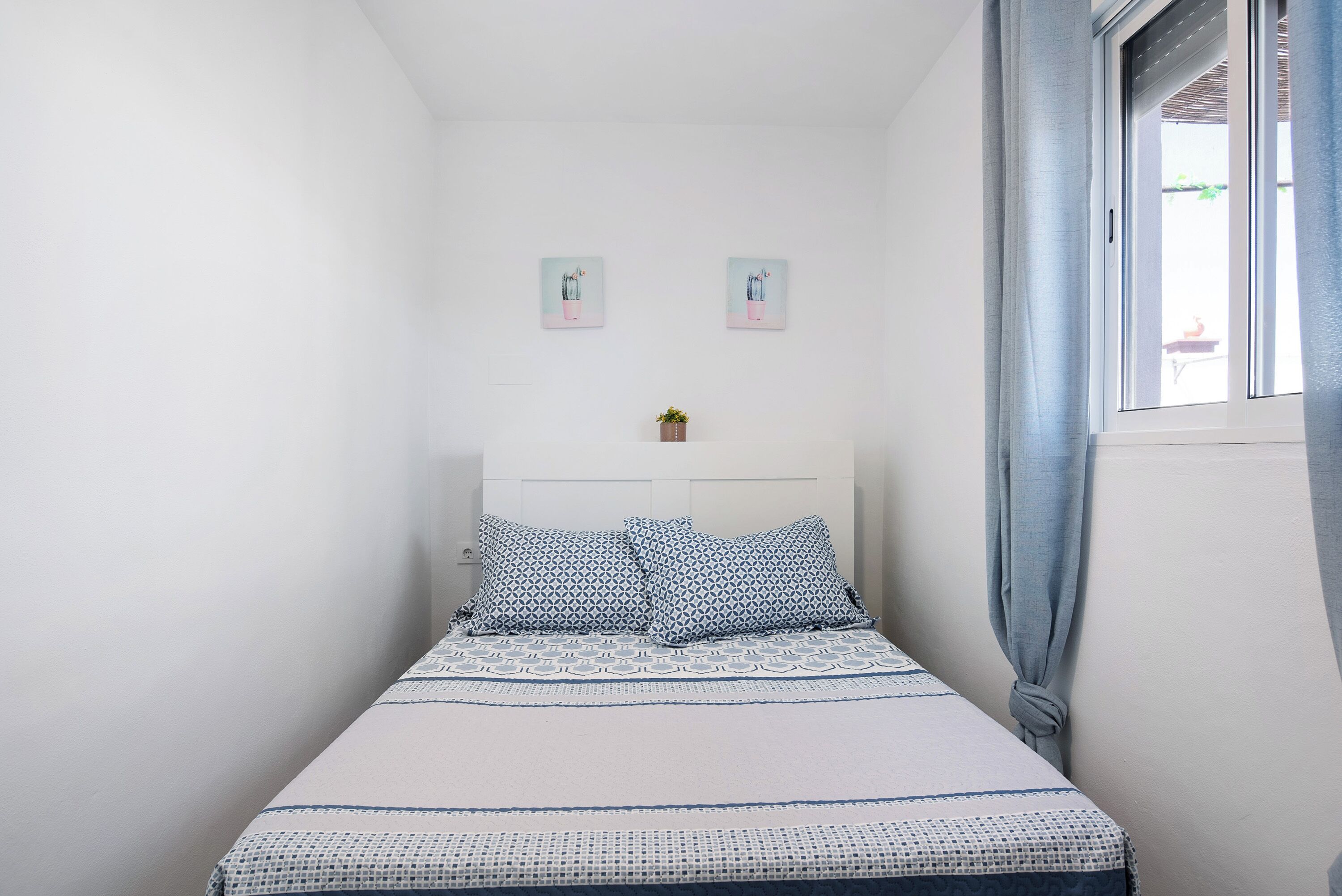 2 slaapkamers, een strijkplank/strijkijzer, gratis wifi, beddengoed