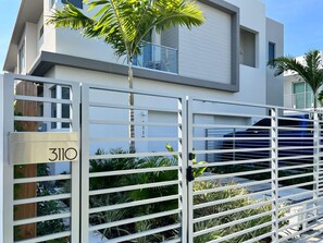 4 bedrooms - The Modernista 1 - Luxury Villa With Private Pool (Miami)