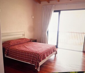 3 عدّة غرف نوم وواي فاي مجانًا وملاءات أسرّة