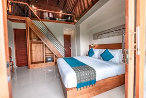 Superior Triple Room | Minibar, in-room safe, desk, soundproofing