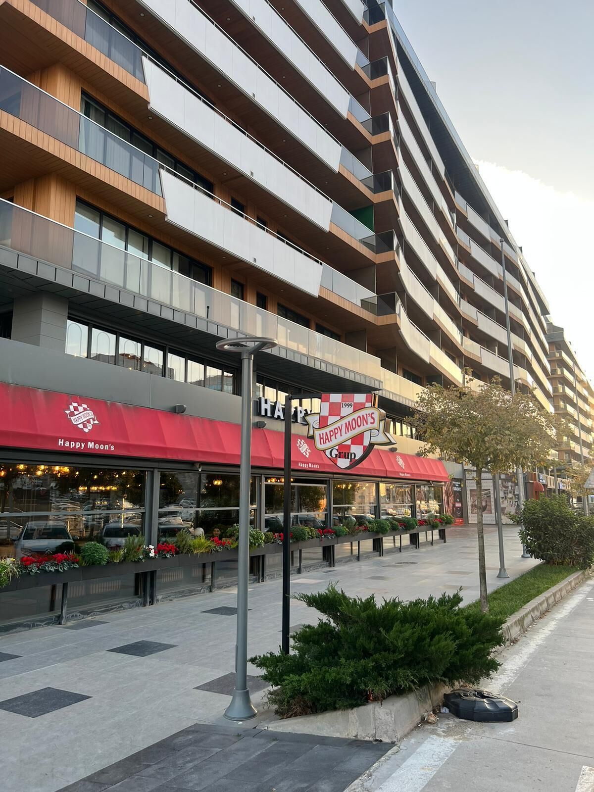 5 Minutes to the Sabiha Gökçen Airport! Unique experience with lots of apartment