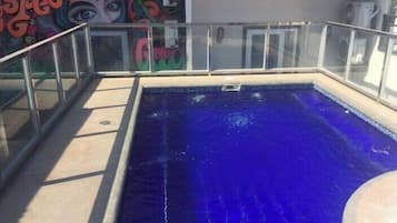12 outdoor pools