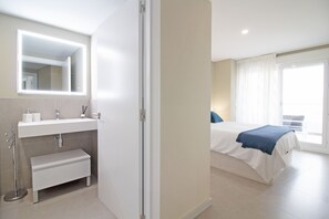 3 habitaciones, tabla de planchar con plancha y wifi gratis 