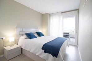 3 slaapkamers, een strijkplank/strijkijzer, gratis wifi, beddengoed