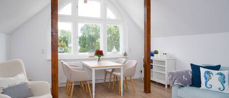 Fernseher, Stereoanlage