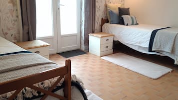 1 bedroom, WiFi, bed sheets