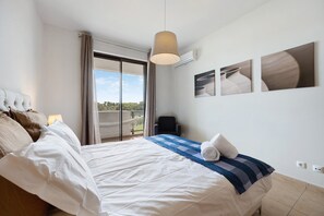 2 makuuhuonetta, silitysrauta/-lauta, ilmainen Wi-Fi, vuodevaatteet