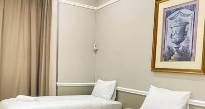 16 sleeper house, 5 minutes to Moses Mabhida Stadium North Beach & Florida Road