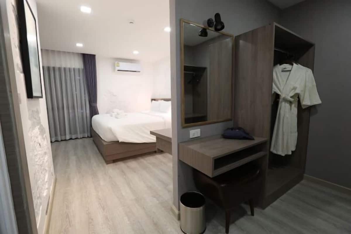 1 bedroom, minibar, in-room safe, individually decorated