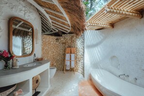 Deluxe Suite, 1 Bedroom | Bathroom | Hair dryer, towels, soap, shampoo - Bodhi Bingin (Pecatu)