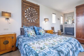 4 bedrooms, iron/ironing board, free WiFi, bed sheets - Villa 'Beach House Les Bleuets' with Sea View, Private Terrace and Wi-Fi (Clohars-Carnoët)