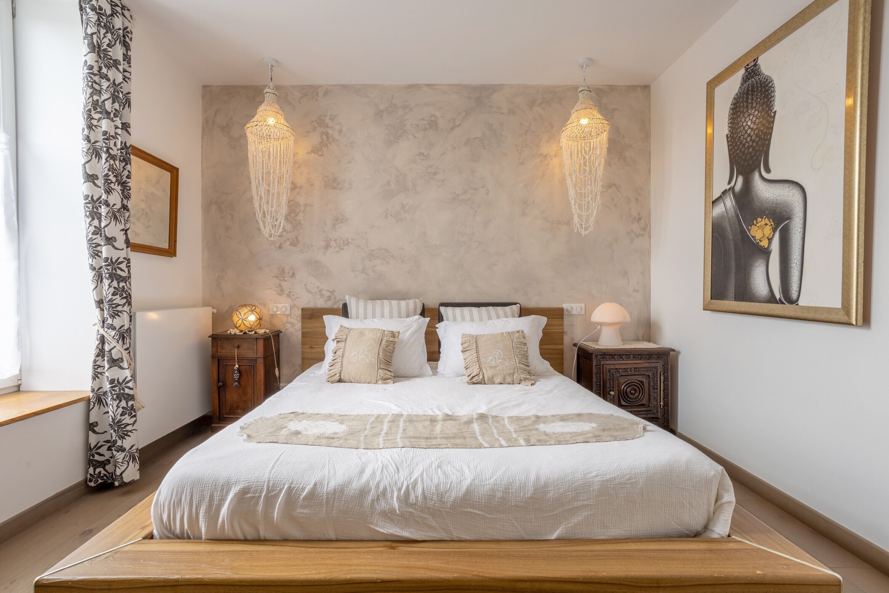 4 bedrooms, iron/ironing board, free WiFi, bed sheets