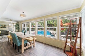 Dining - Tropical Paradise-Main House | Team Joseph Ellen (Jacksonville)