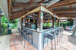 Bar (en la propiedad)