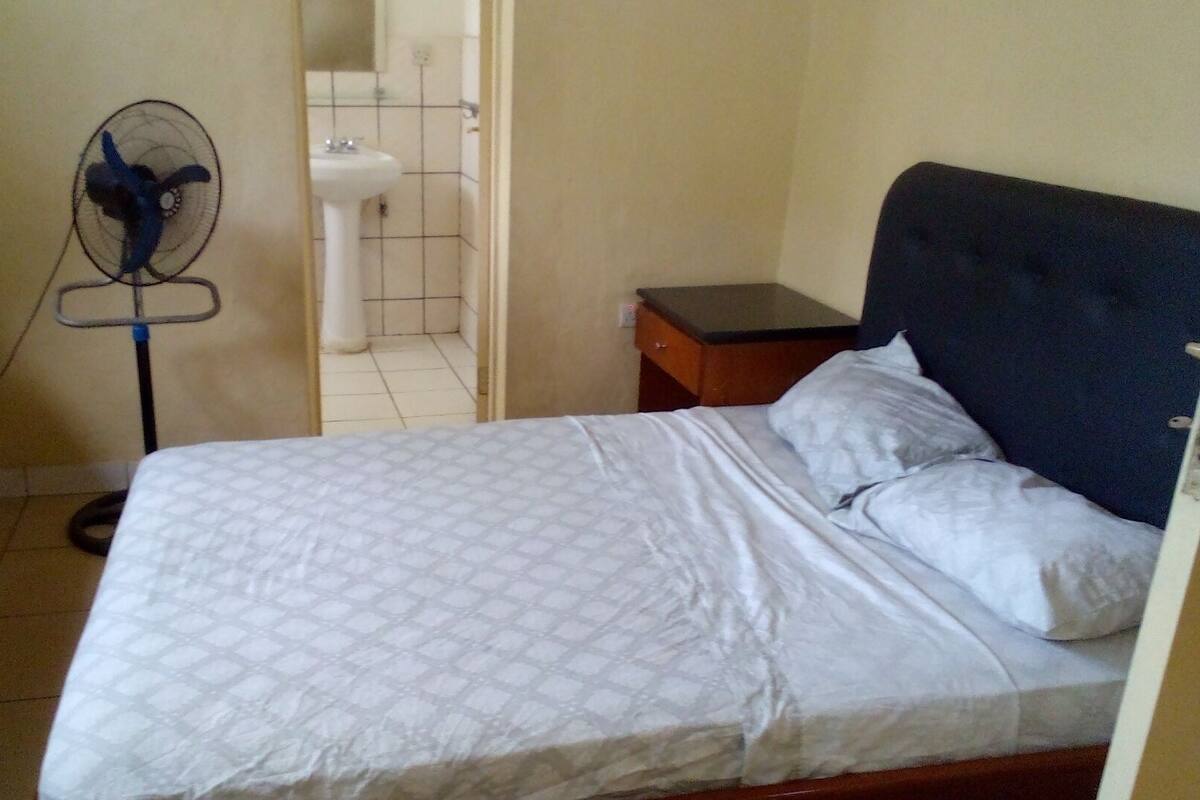 City Room | 1 bedroom, iron/ironing board (on request)