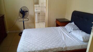 City Room | 1 bedroom, iron/ironing board