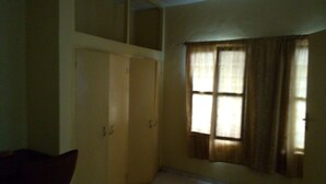Living area - Green Bamboo Hotel  (Freetown)