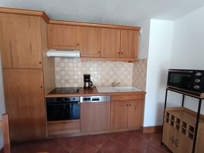 Fridge, microwave, dishwasher, toaster