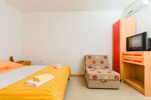 Travel cot, WiFi