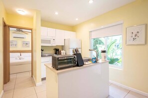 Fridge, microwave, stovetop, coffee/tea maker - Casa Del Mar Beach apartment suite 1 (Hollywood)