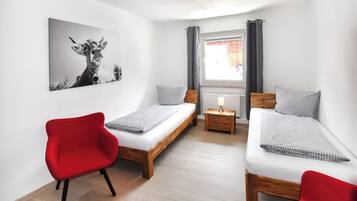 1 bedroom, desk, laptop workspace, free WiFi