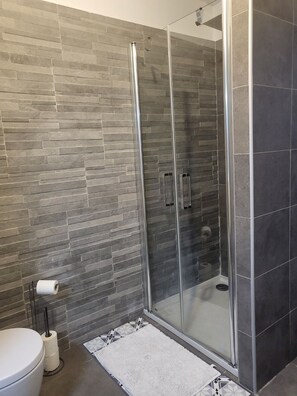 Douche, séchoir à cheveux