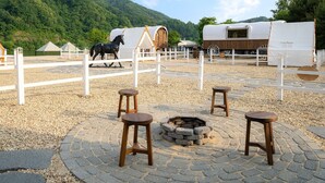 Unclassified image, 3 of 214, button - Gapyeong JH Western Glamping (Gapyeong)
