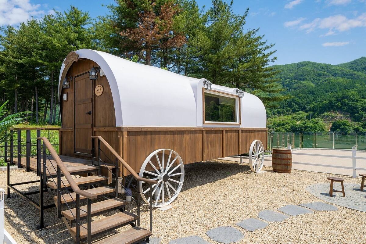 Basic Room, 1 Bedroom (westernglamping 3ho) | 1 bedroom, free WiFi