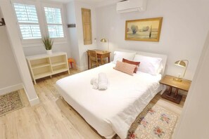 2 bedrooms, desk, iron/ironing board, WiFi - NoMa Worries! Summary (Washington)
