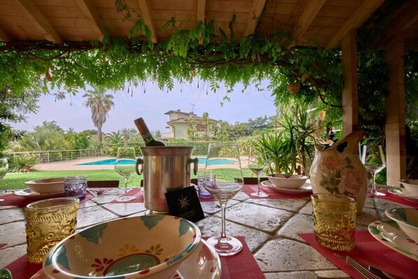 Outdoor dining - Villa Diletta - Private Pool - Walk to Lake (Padenghe Sul Garda)