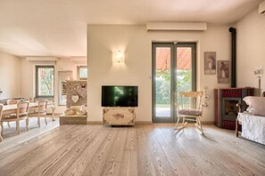 Fireplace - Villa Diletta - Private Pool - Walk to Lake (Padenghe Sul Garda)