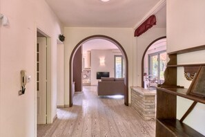 Fireplace - Villa Diletta - Private Pool - Walk to Lake (Padenghe Sul Garda)