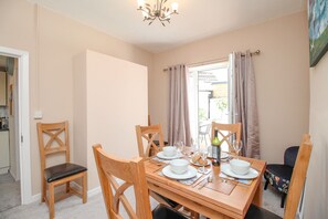 Dining - The Skipper's House (Weymouth)