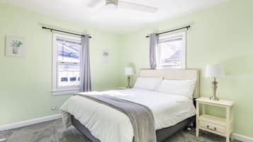 4 bedrooms, desk, iron/ironing board, travel cot
