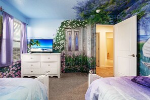 9 bedrooms, iron/ironing board, WiFi, bed sheets - Enchanted 9BR Villa | Disney Fun Awaits (Davenport)