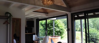 Upmarket CABANE-Lodge with PRIVATE SPA near LACS D'AUVERGNE