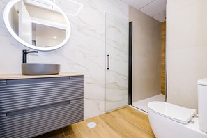 Shower, towels