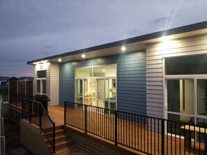 Exterior - Brand new holiday home 400m from beach (Waihi Beach)