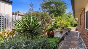 المنطقة المحيطة بالمنشأة