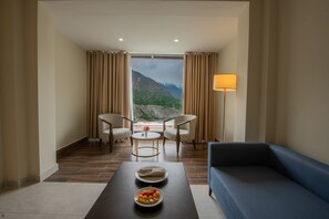 Dobbeltrom – familie | Minibar, skrivebord, skrivebord for bærbar PC og wi-fi (inkludert)