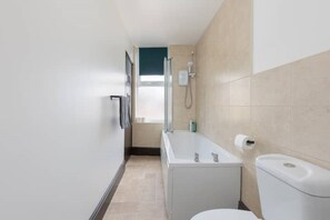 Bathroom - Prism Stays - Highfield (Blackpool)
