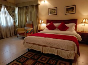 Executive Room | Premium bedding, down comforters, desk, laptop workspace - Carlson Hotel (Lagos)