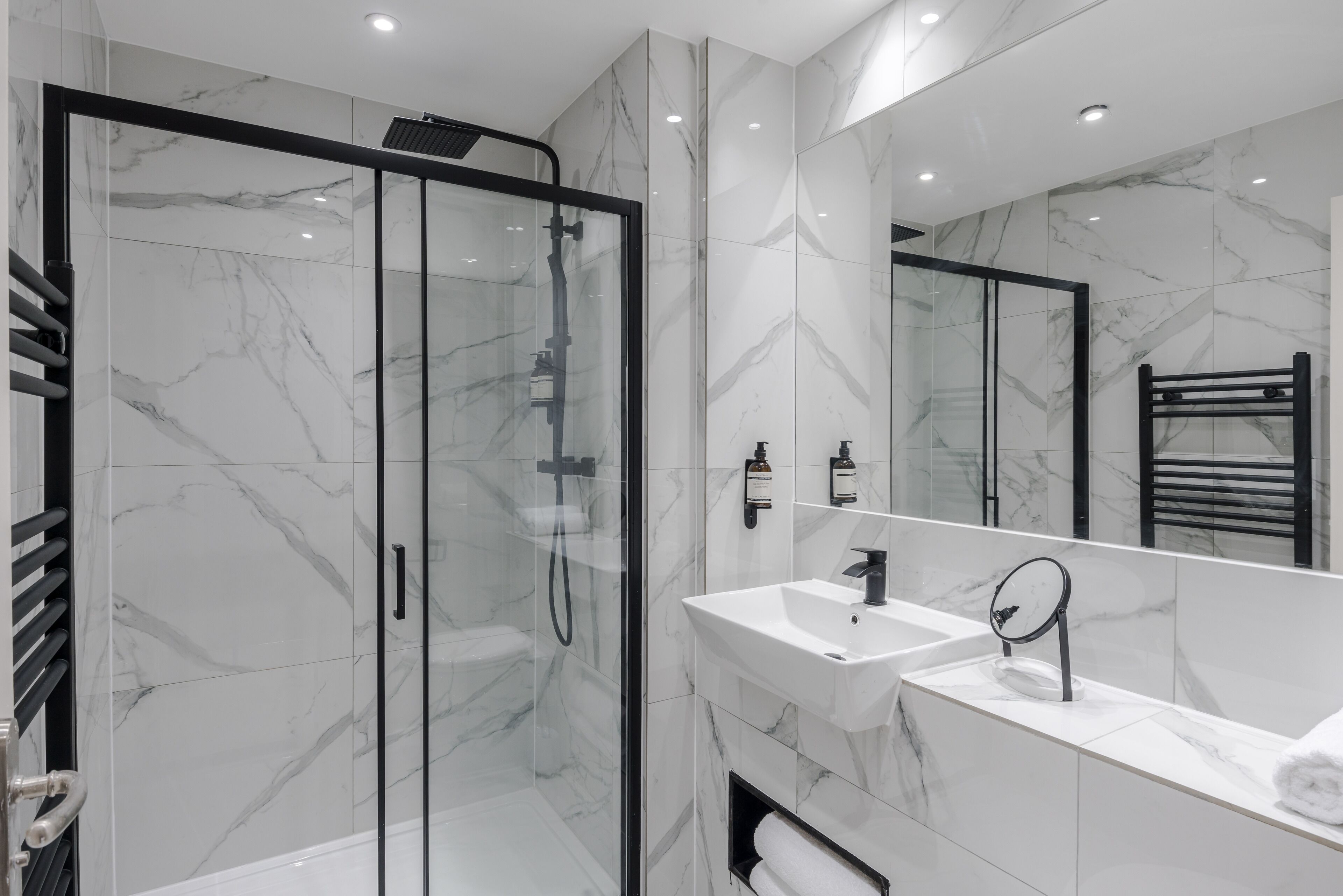 Comfort Apartment | Bathroom