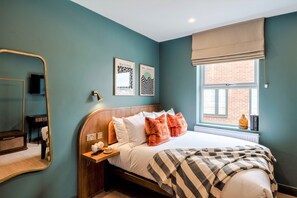 1 bedroom, Egyptian cotton sheets, premium bedding