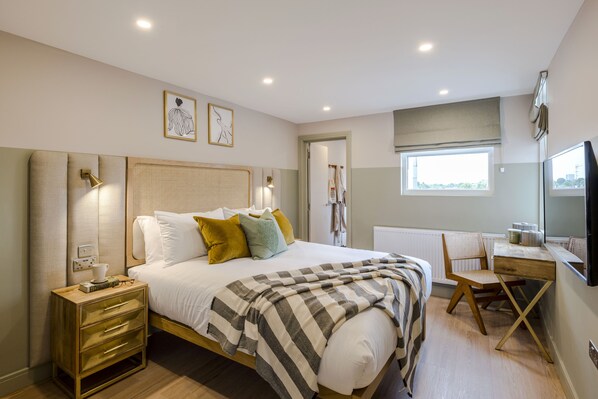 City Apartment | Egyptian cotton sheets, premium bedding, individually decorated - Your Apartment Shepherd's Bush (London)