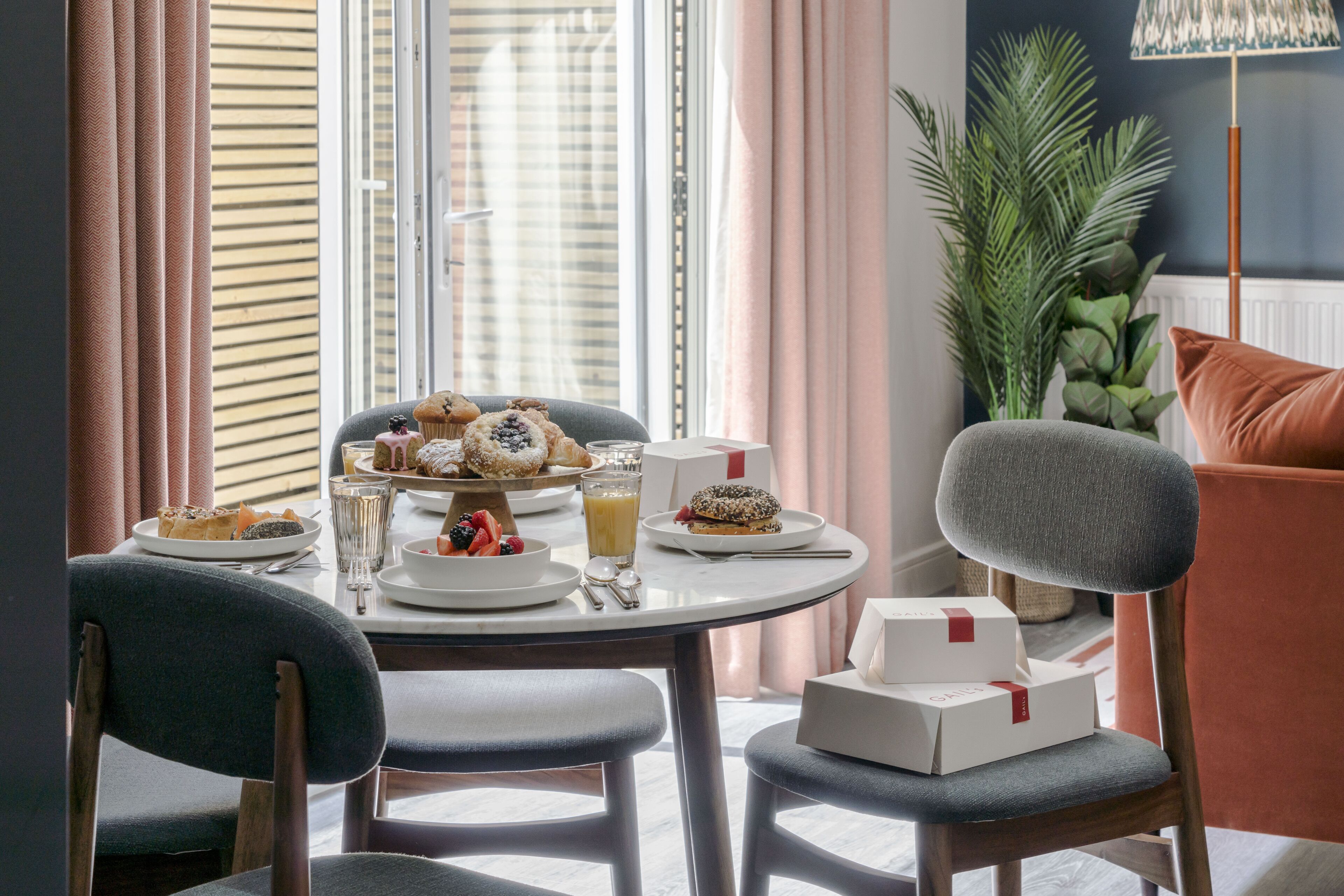 Comfort Apartment | Egyptian cotton sheets, premium bedding, individually decorated