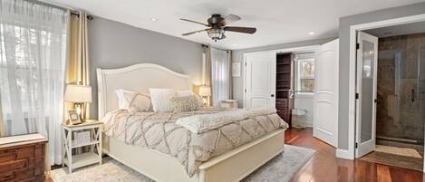 3 quartos, ferros/tábuas de passar roupa, Wi-Fi, roupa de cama