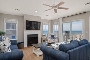 Smart-TV, Videospiele, DVD-Player, Tischfußball