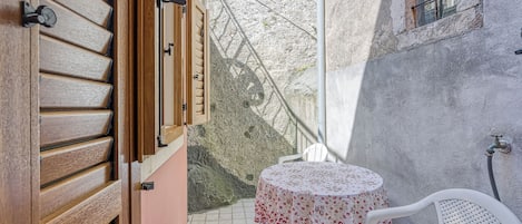 Departamento estándar, 1 habitación, 2 baños, frente al mar (Astra 1 Veli Lošinj Harbour View) | Restaurante al aire libre